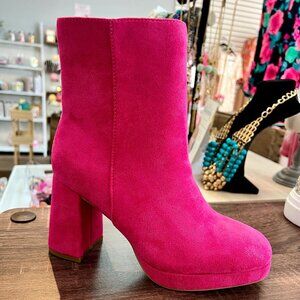 Hey Girl by Corkys Slug Bug Suede Platform Boots Size 7